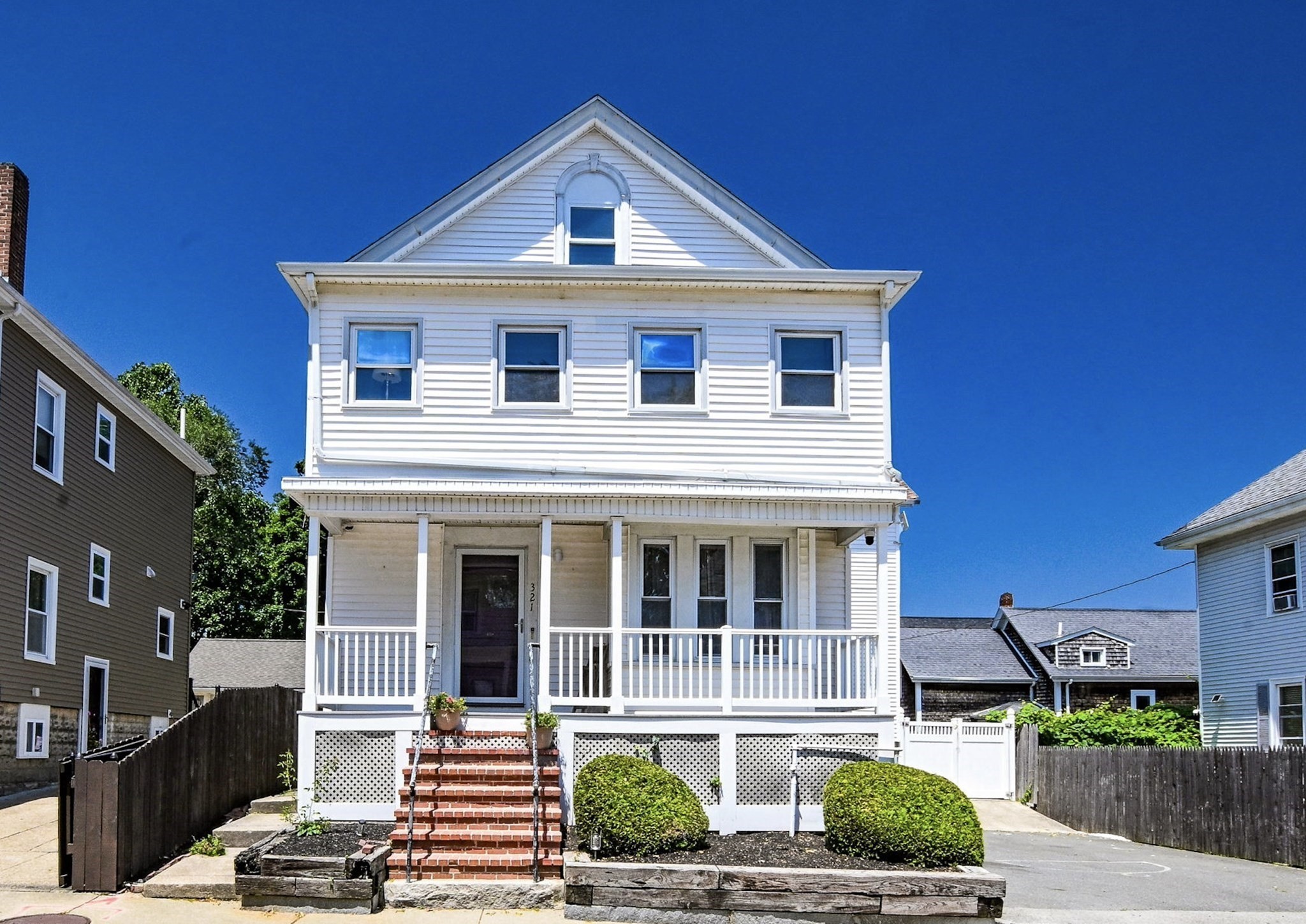 321 Arnold St, New Bedford, MA 02740