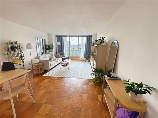 77 Pond Ave, Apt 808