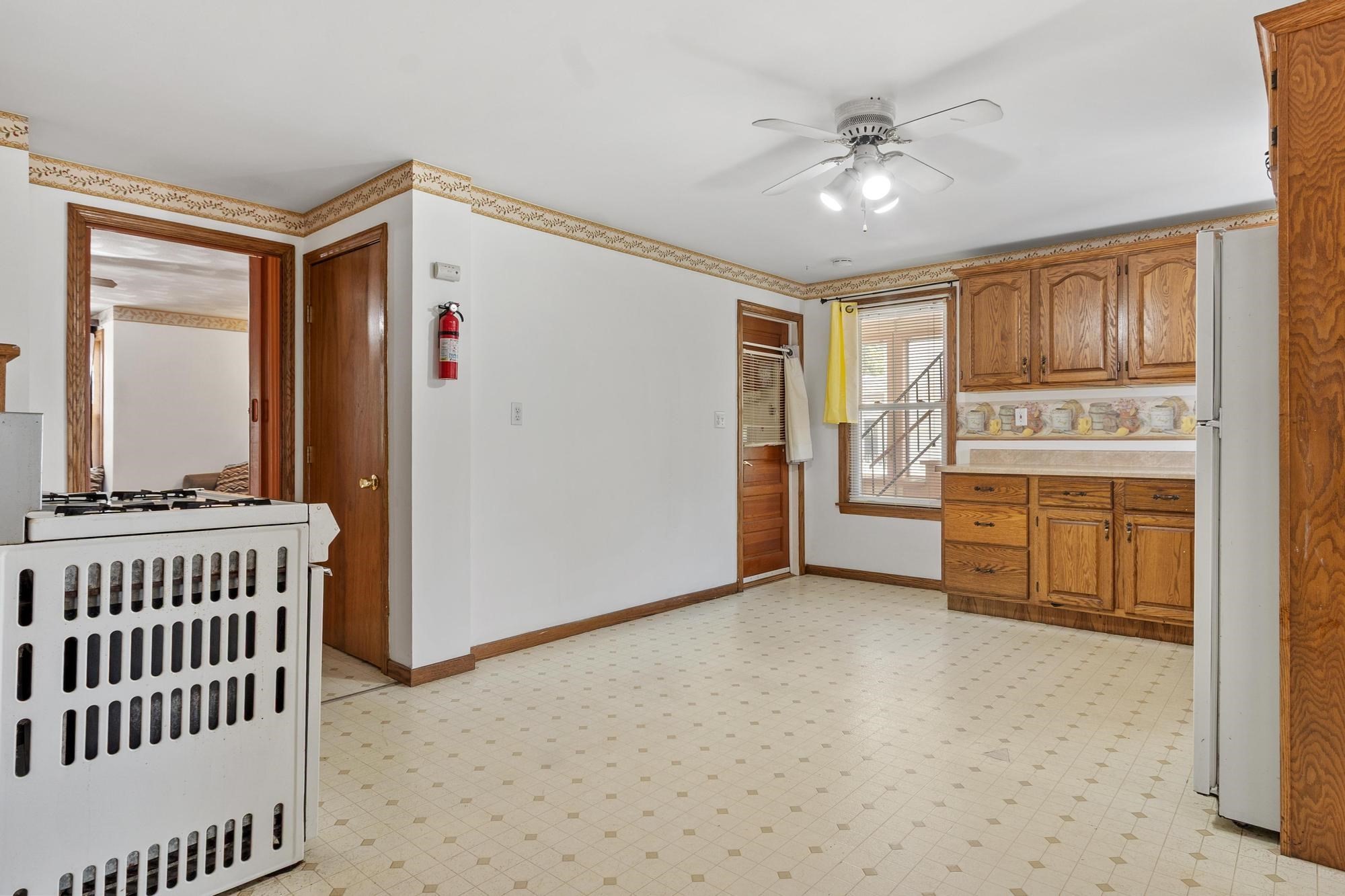 205 Pine St, Gardner, MA 01440 - Image 12
