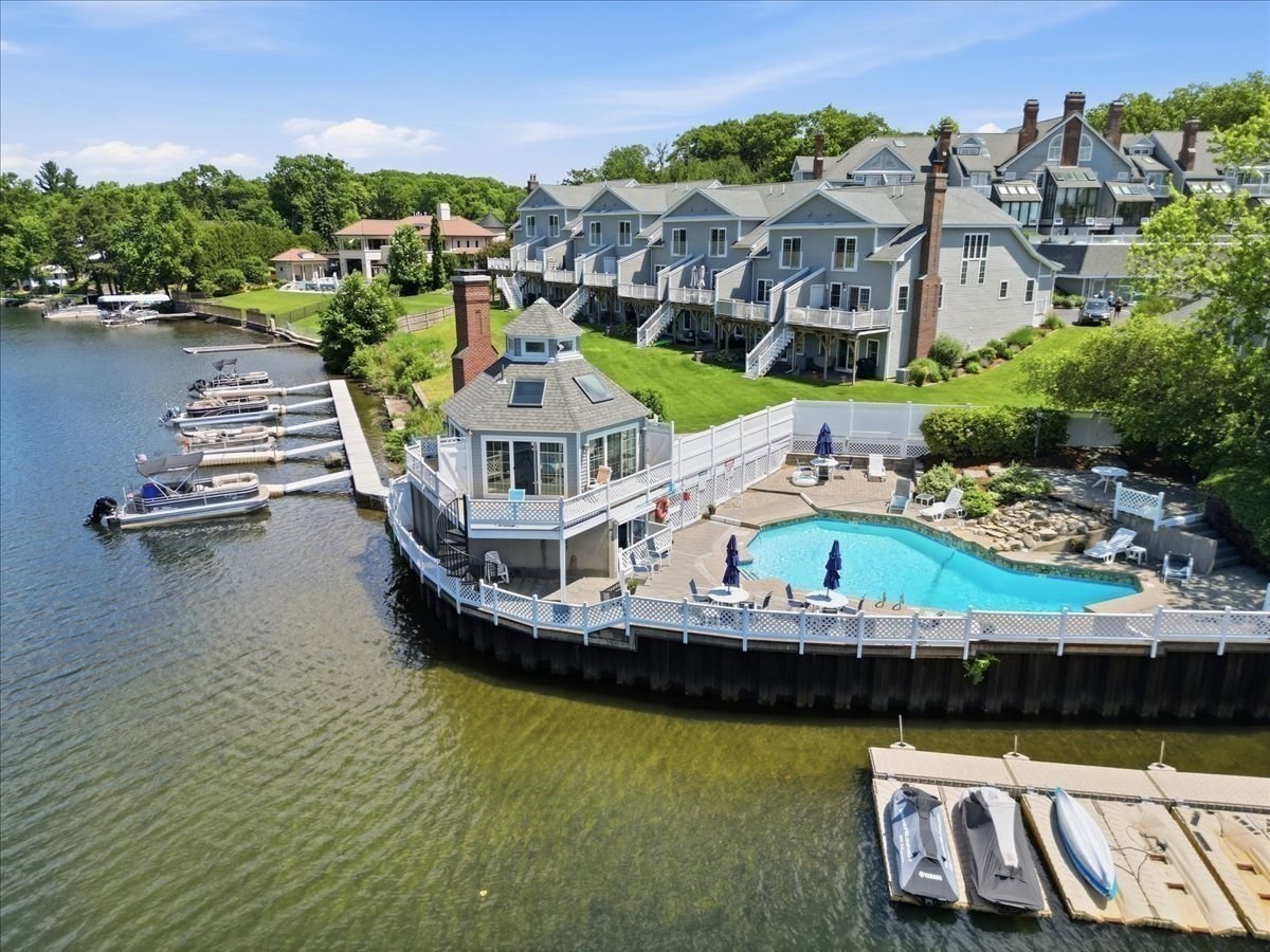 8 Eastern Point Dr. Unit 8, Shrewsbury, MA 01545