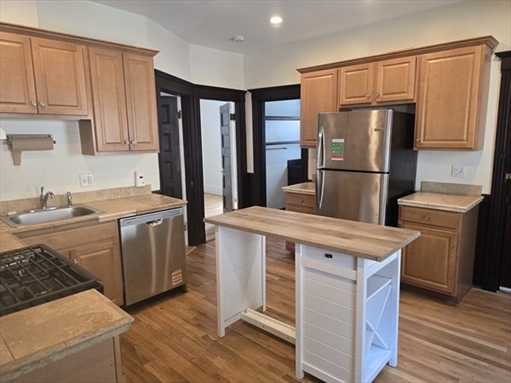 33 Tower St, Apt 1