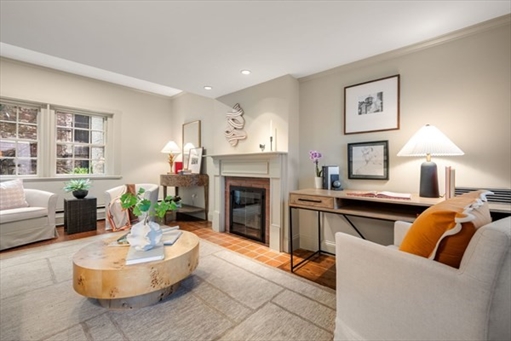 21 Walnut, Apt M