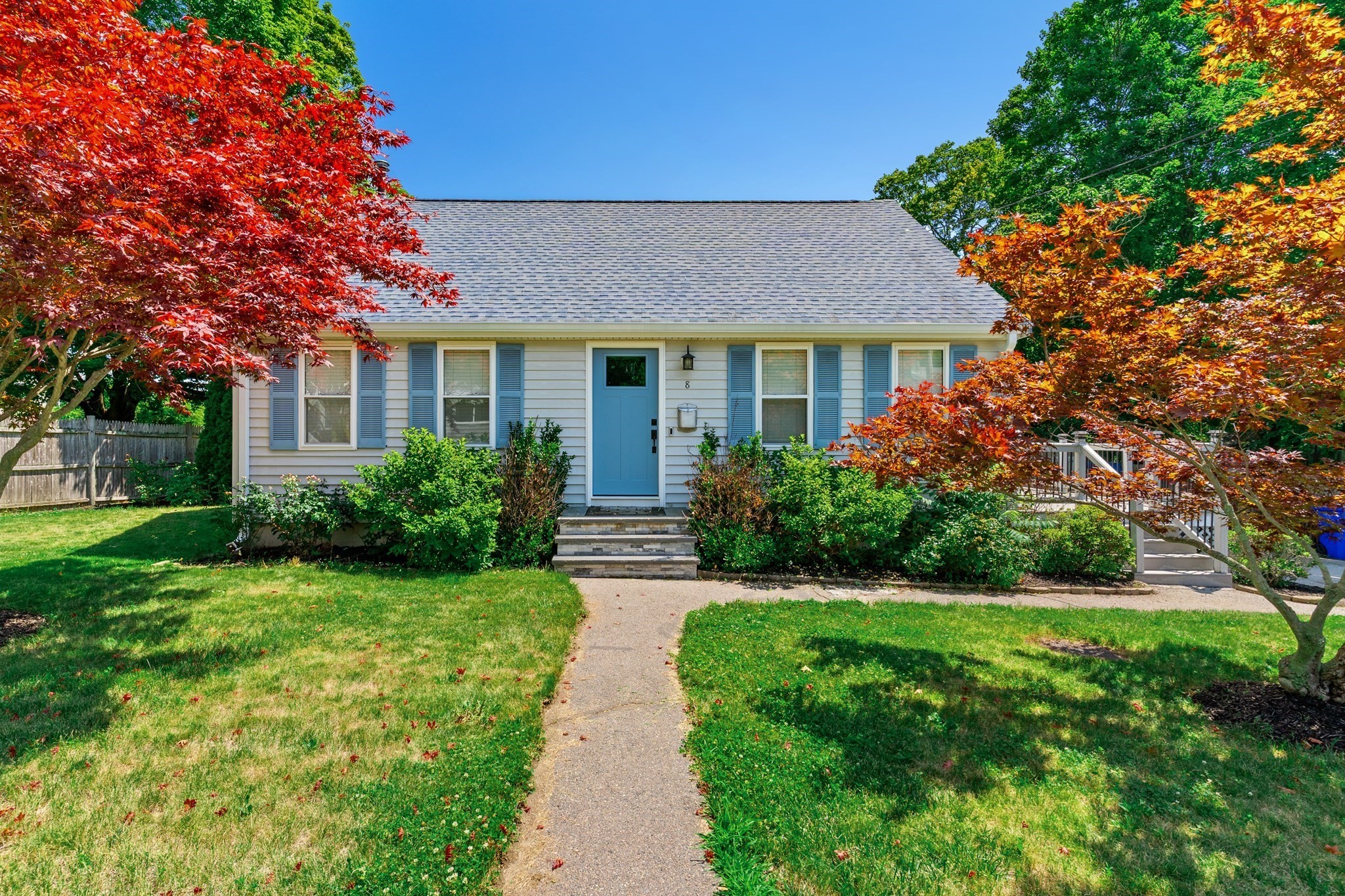 8 Gushee Ln, Taunton, MA 02780