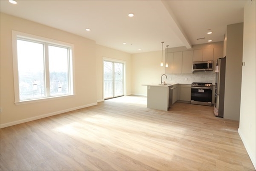458 Washington St, Apt 307