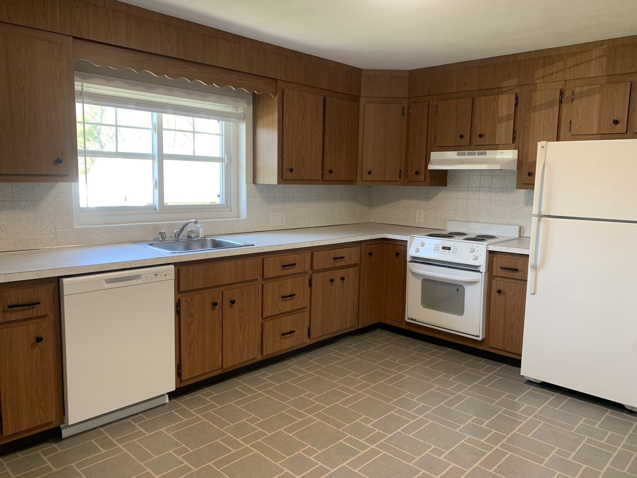 145 Emerson Gardens Rd Unit 145, Lexington, MA 02420 - Image 13