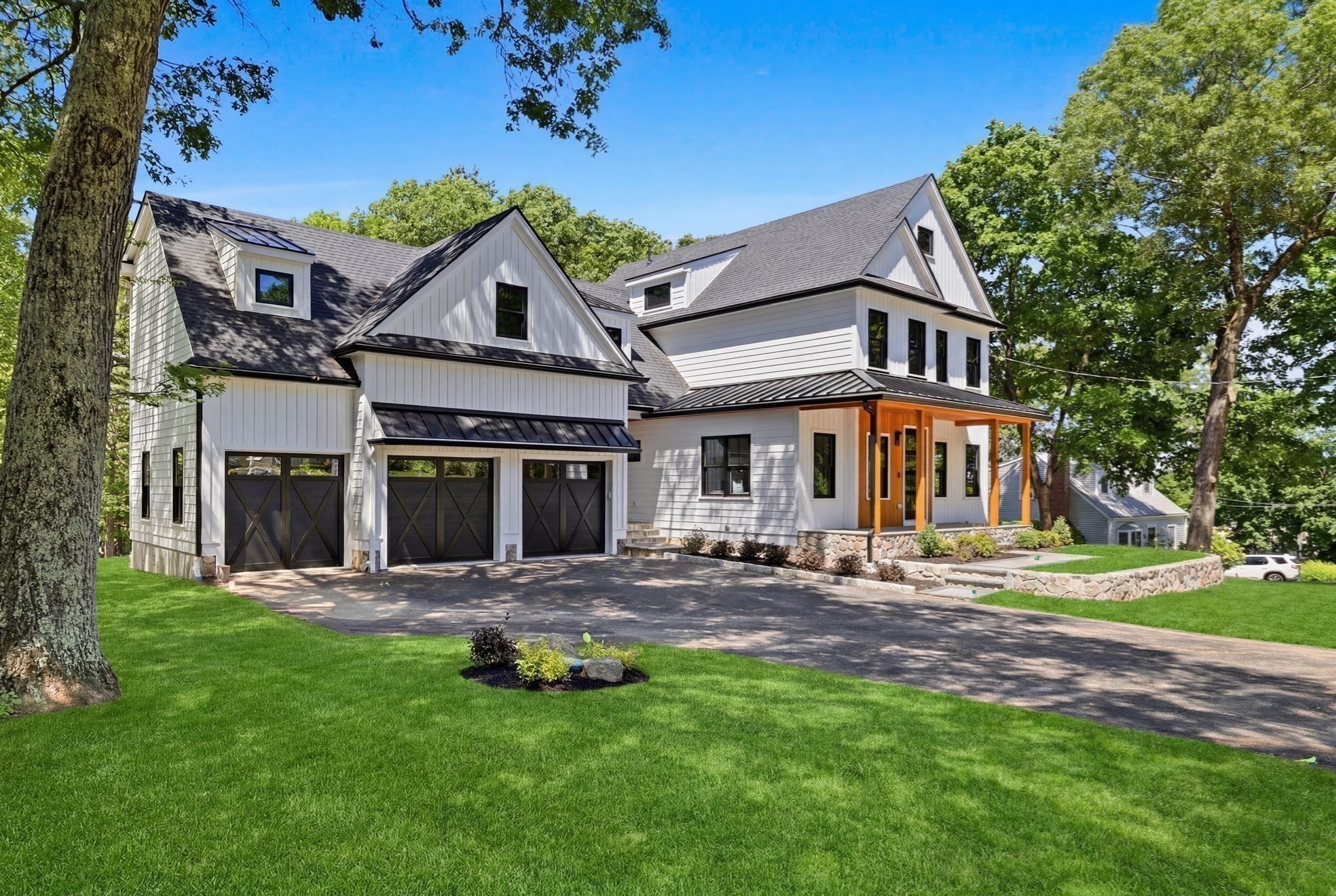 4 Foster Rd, Burlington, MA 01803