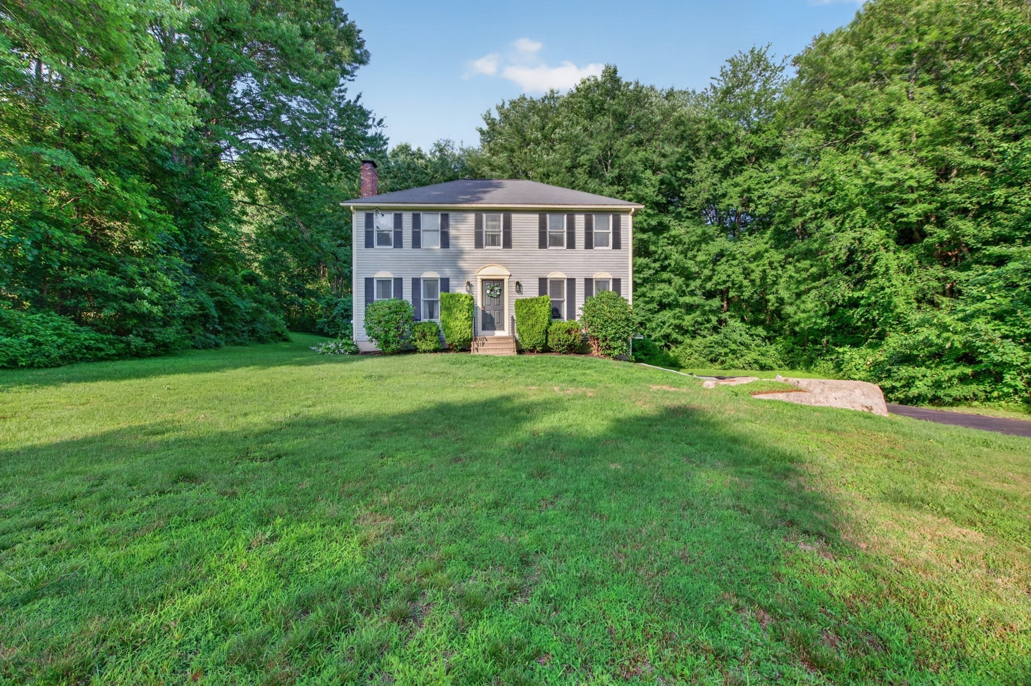 8 Marks Way, Sutton, MA 01590