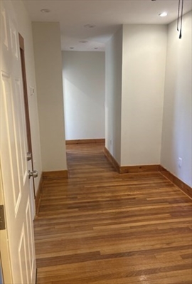 220 Magnolia St, Apt 1
