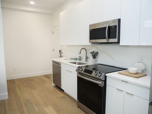 38 Hichborn, Apt 101