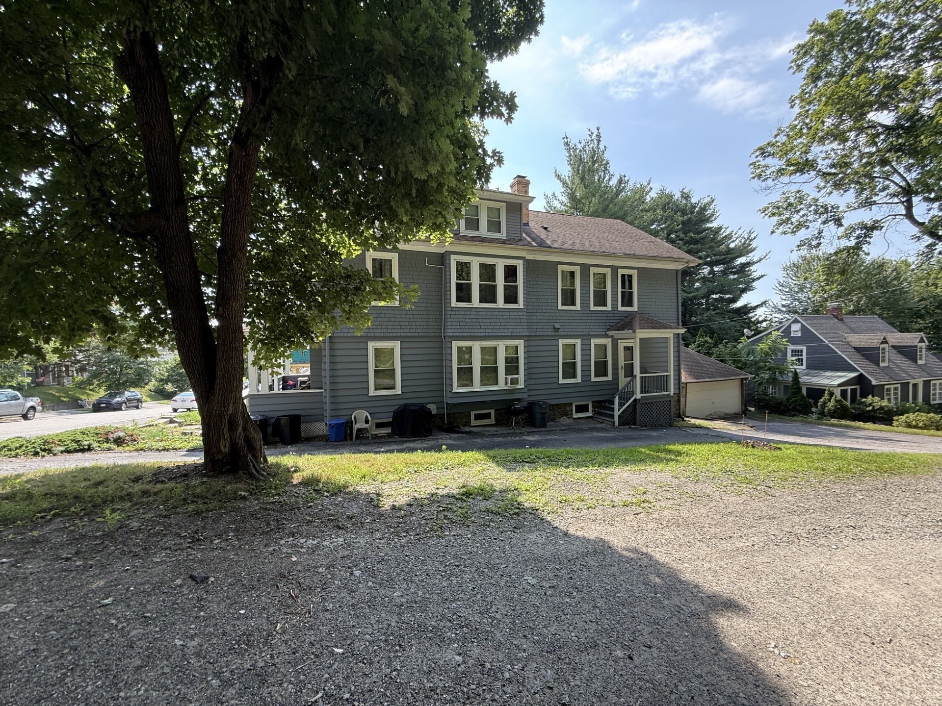 33 Barnes Ave, Worcester, MA 01605