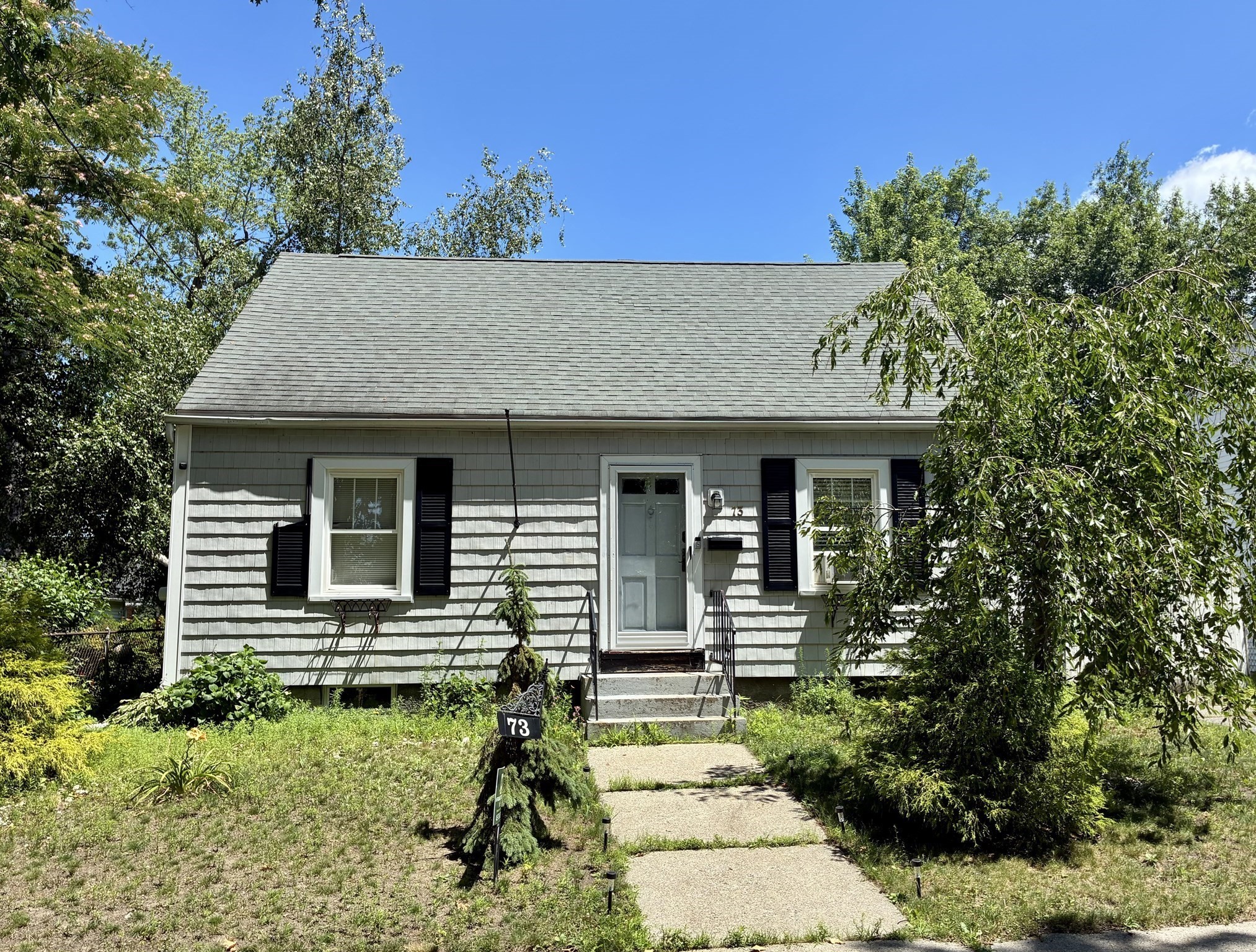 73 Prentice St, Springfield, MA 01104