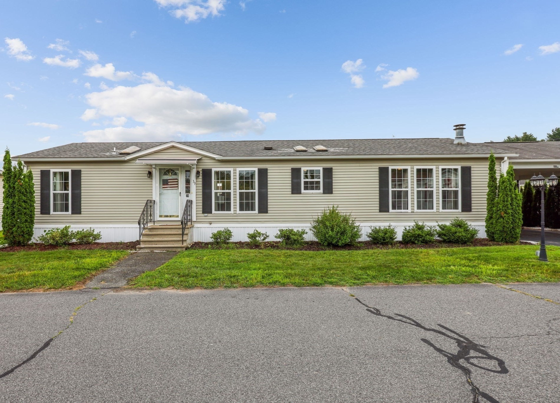 39 Celebration Circle, Chicopee, MA 01020