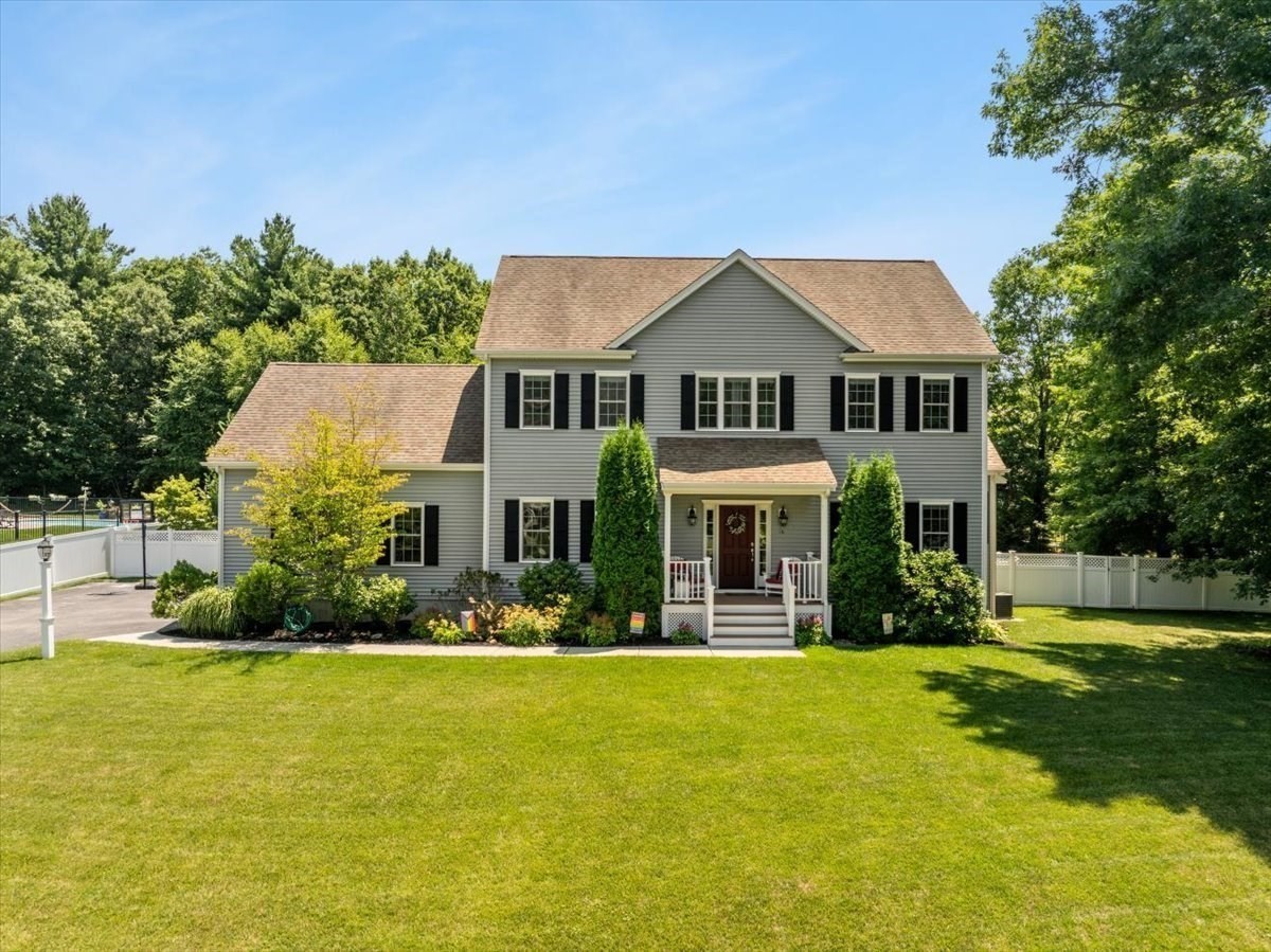 16 Summit Circle, Wrentham, MA 02093
