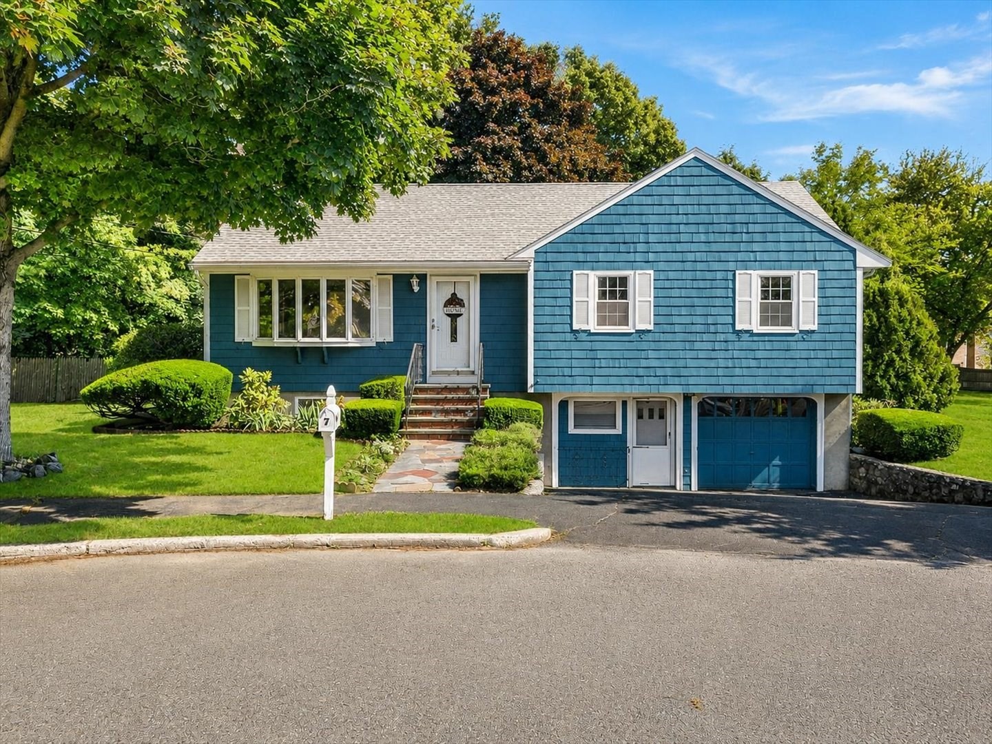 7 Kennedy Cir, Wakefield, MA 01880
