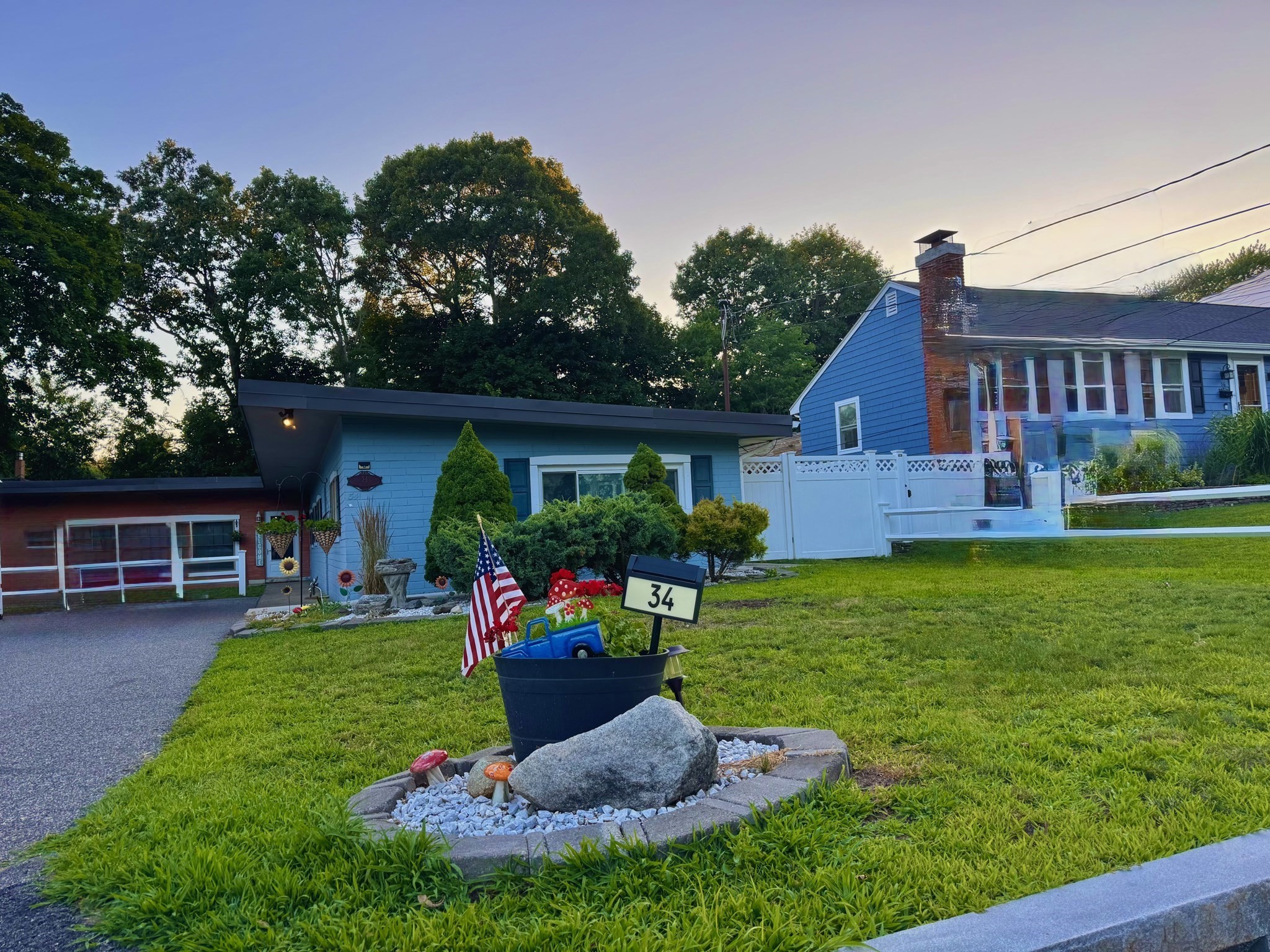 34 Oak St, Stoneham, MA 02180