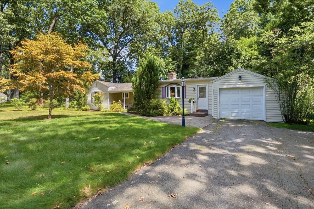 117 Hazardville Rd, Longmeadow, MA 01106