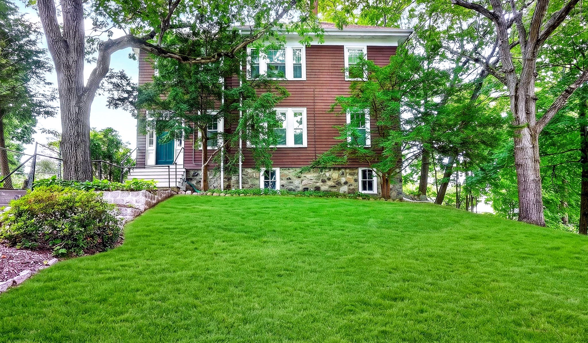 46 Oakland Street, Melrose, MA 02176