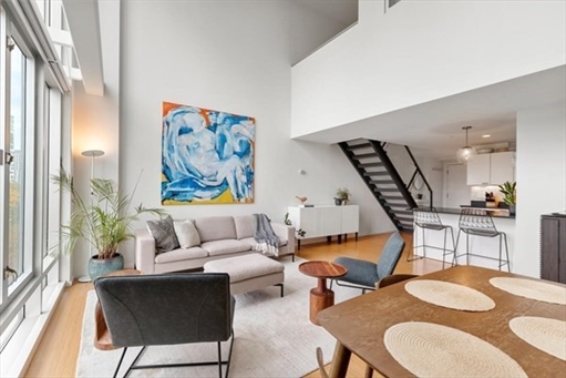 1 Earhart St, Apt 520