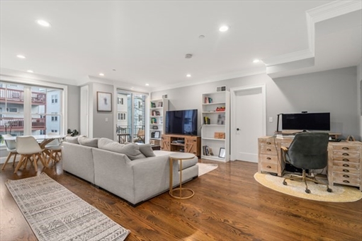 136 Sydney St, Apt 5