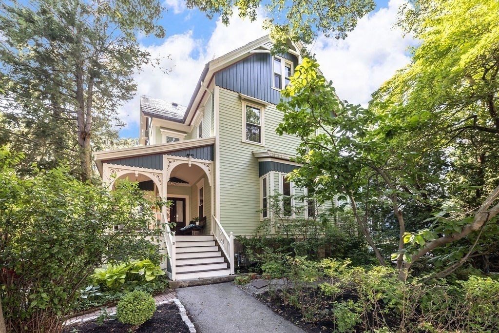 31 Wesley St, Newton, MA 02458