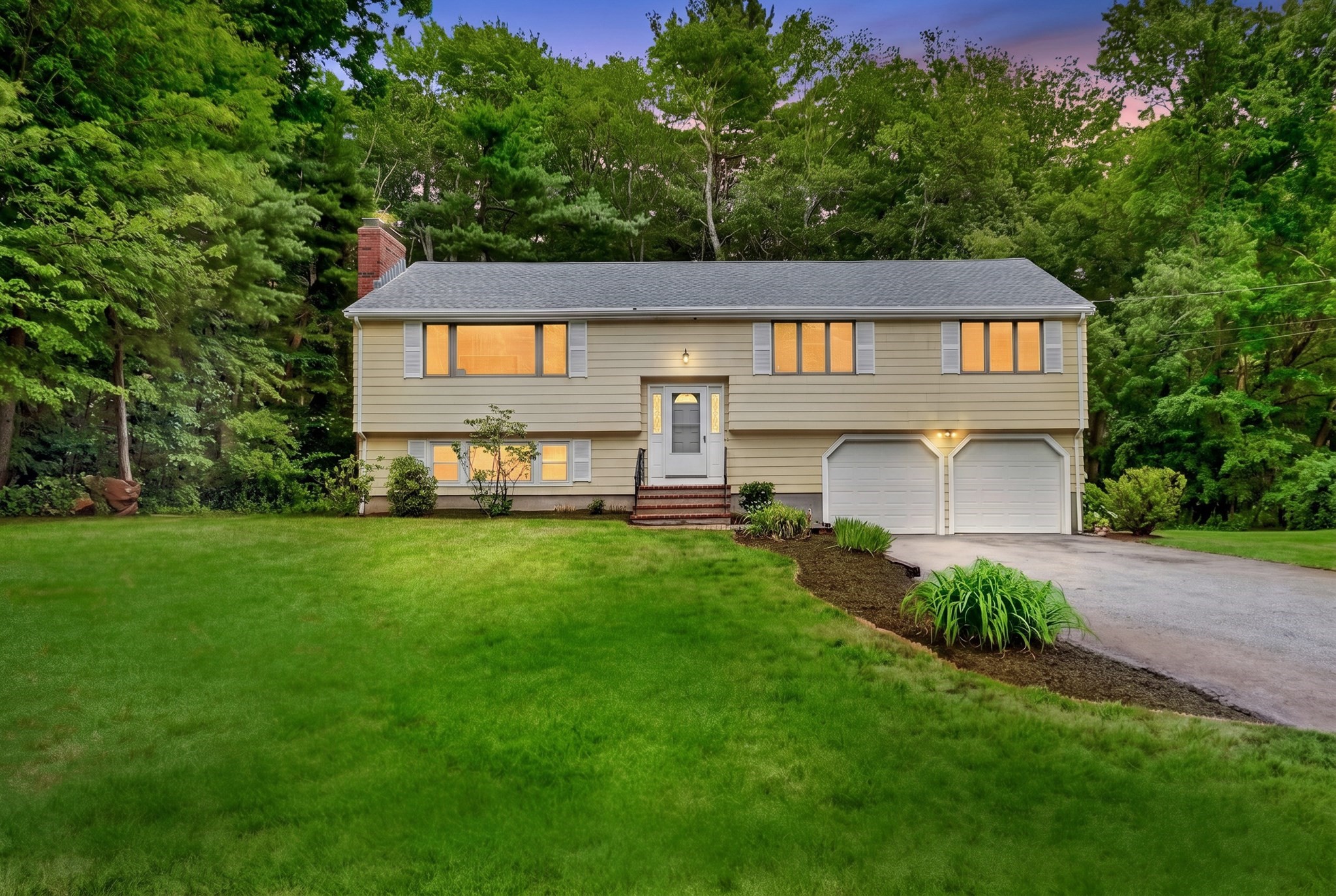10 Glenridge Dr, Bedford, MA 01730