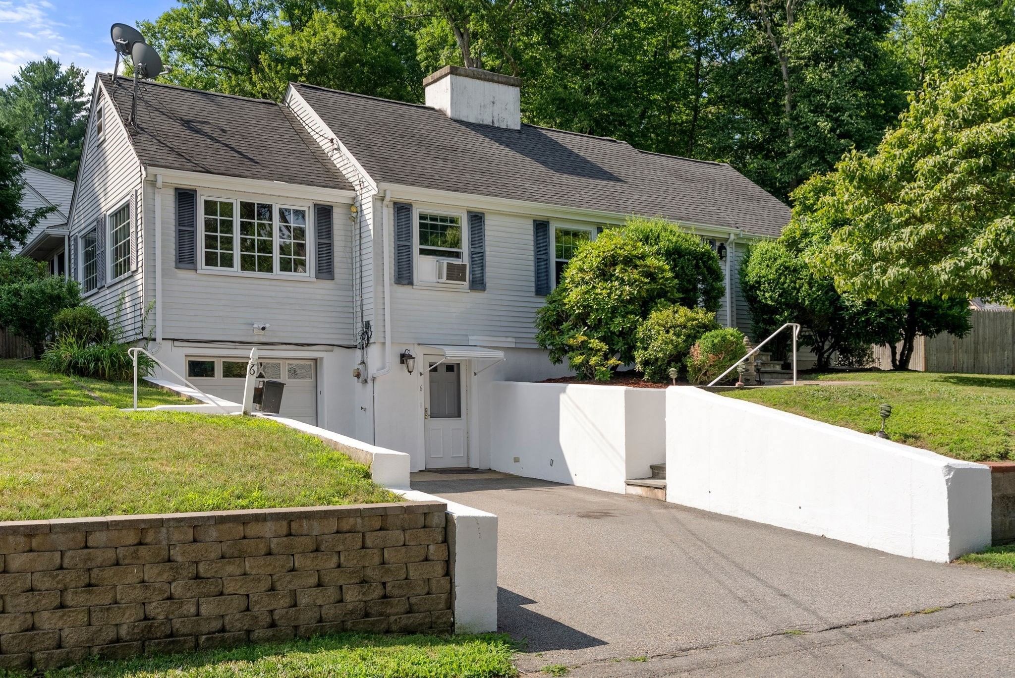 6 Chute Rd, Dedham, MA 02026