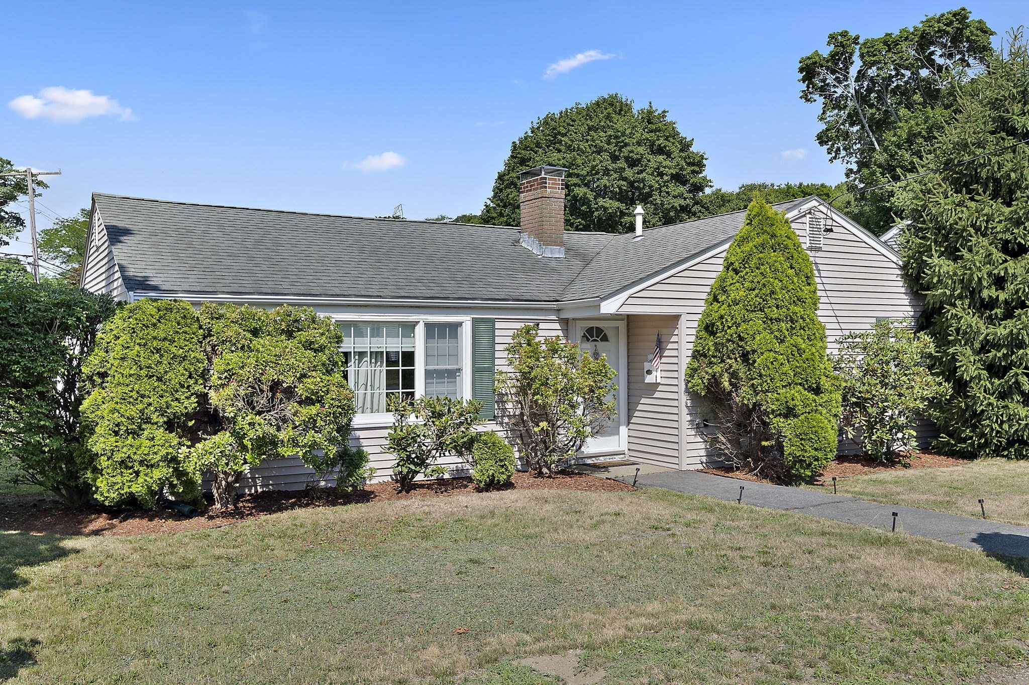 6 Bell Rd, Weymouth, MA 02188