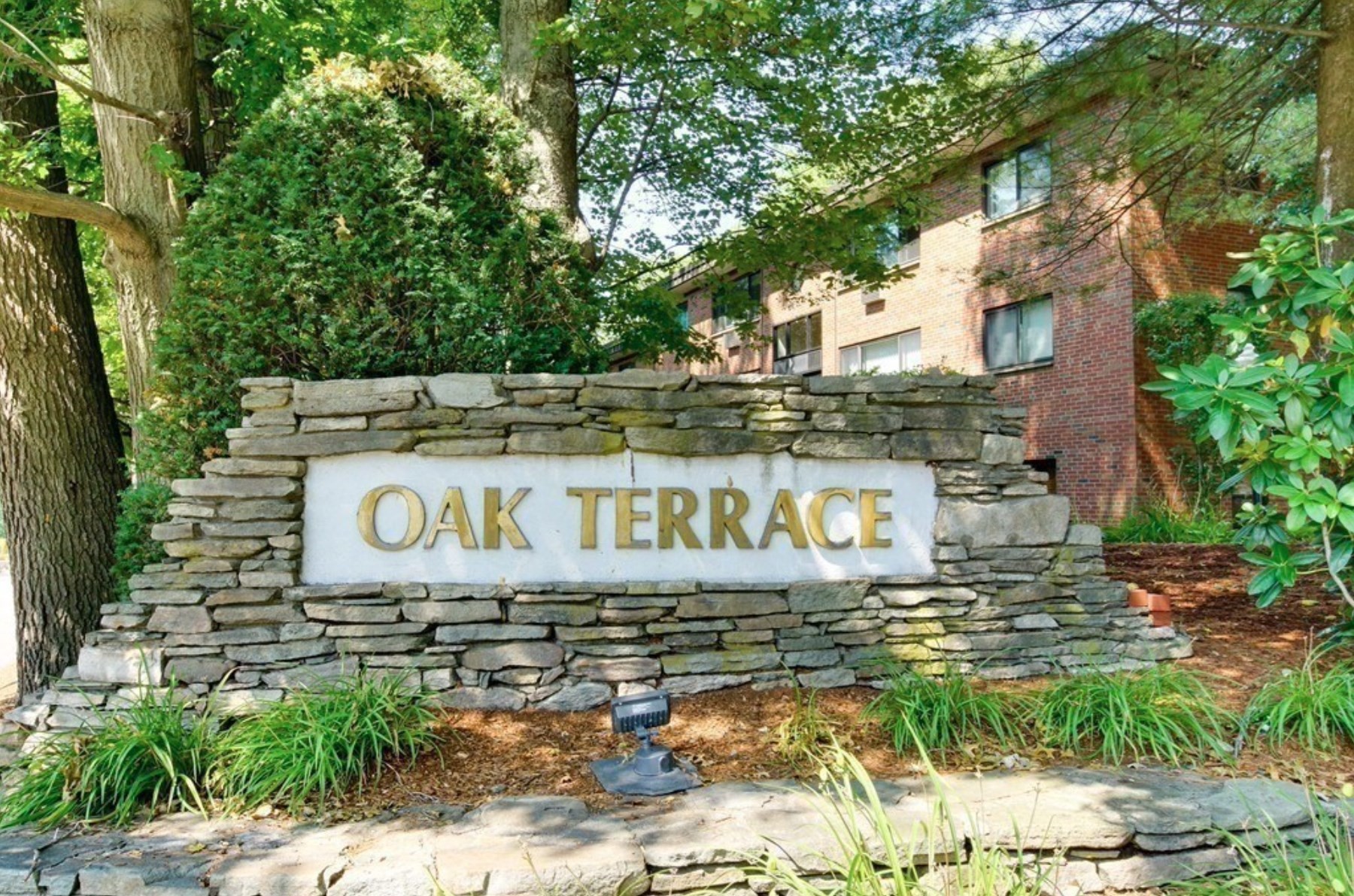 1321 Worcester Road Unit 303, Framingham, MA 01701