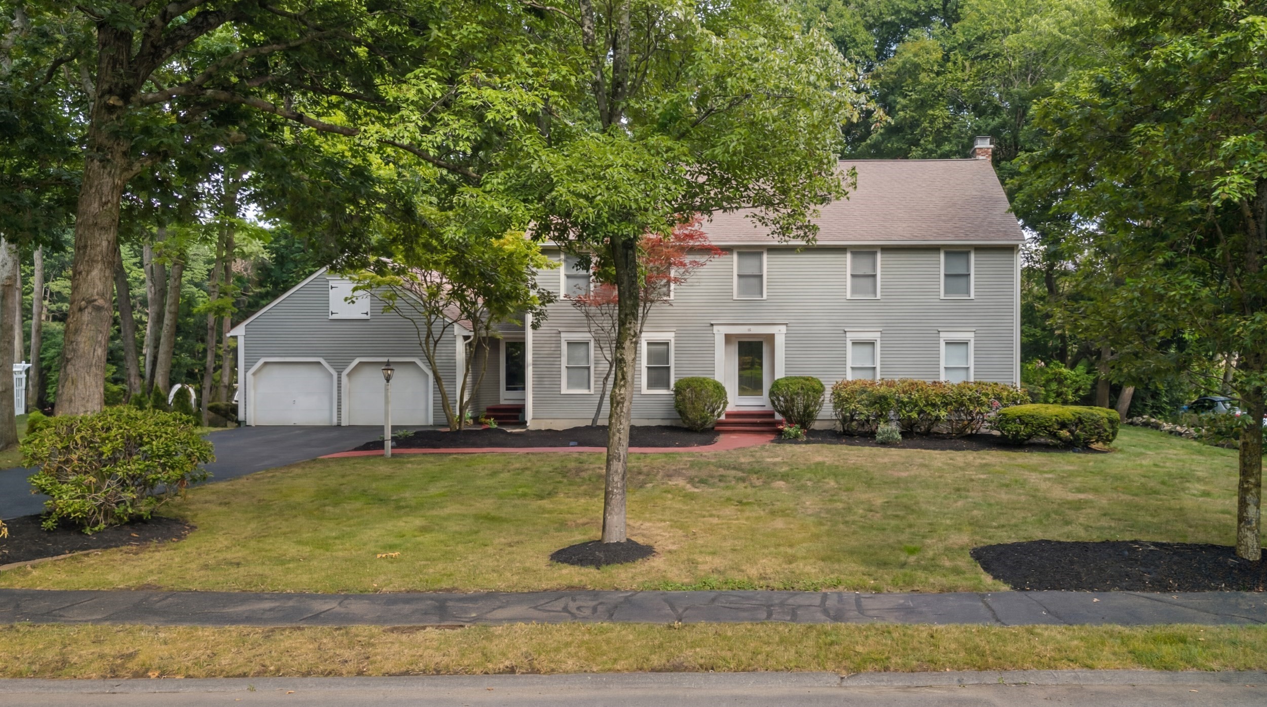 16 Dartmoor Dr, Shrewsbury, MA 01545