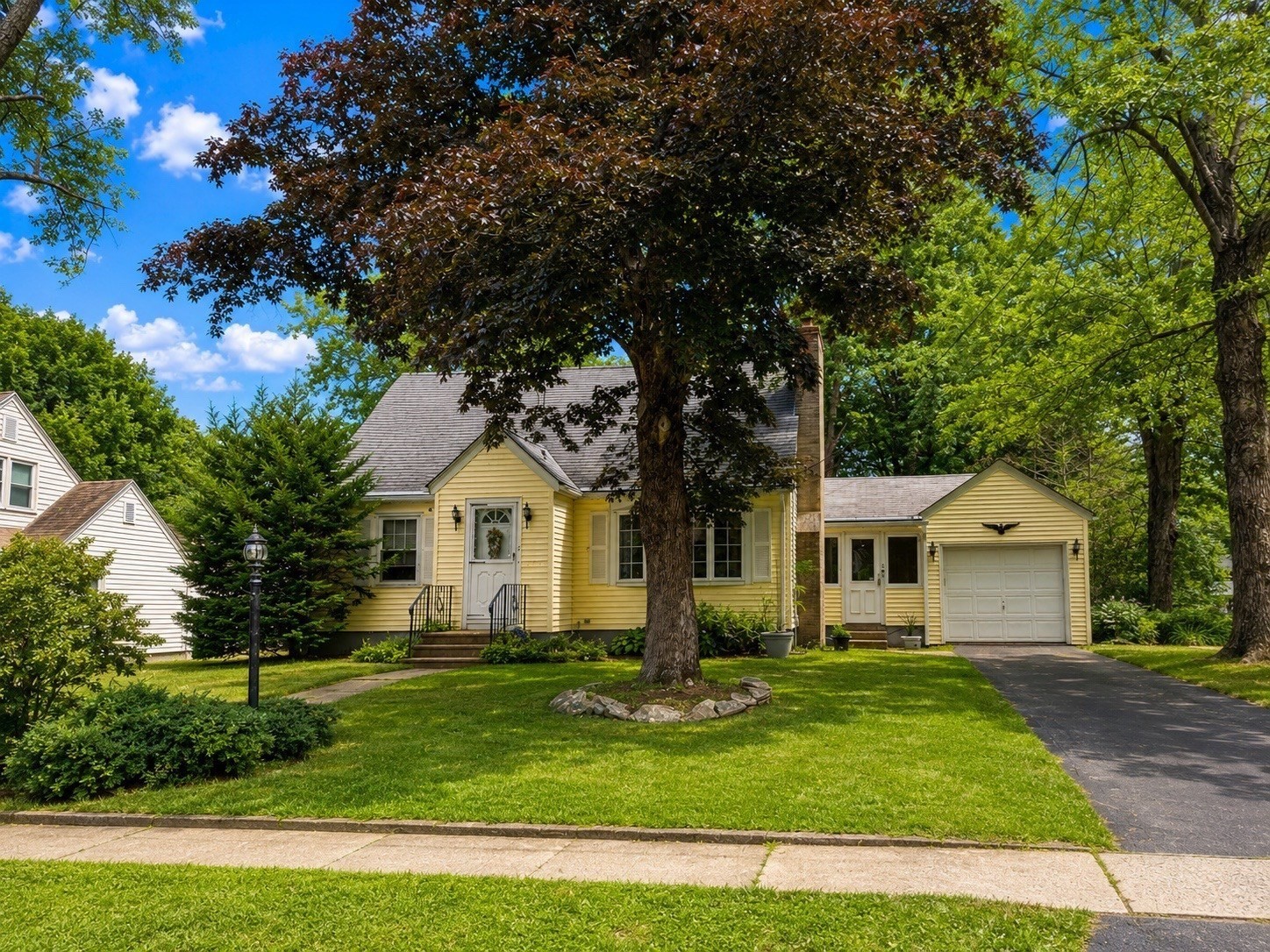 6 Hara St, Worcester, MA 01604