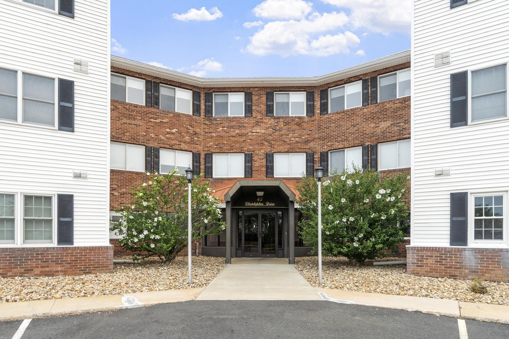 45 Christopher Dr Unit 146, Methuen, MA 01844