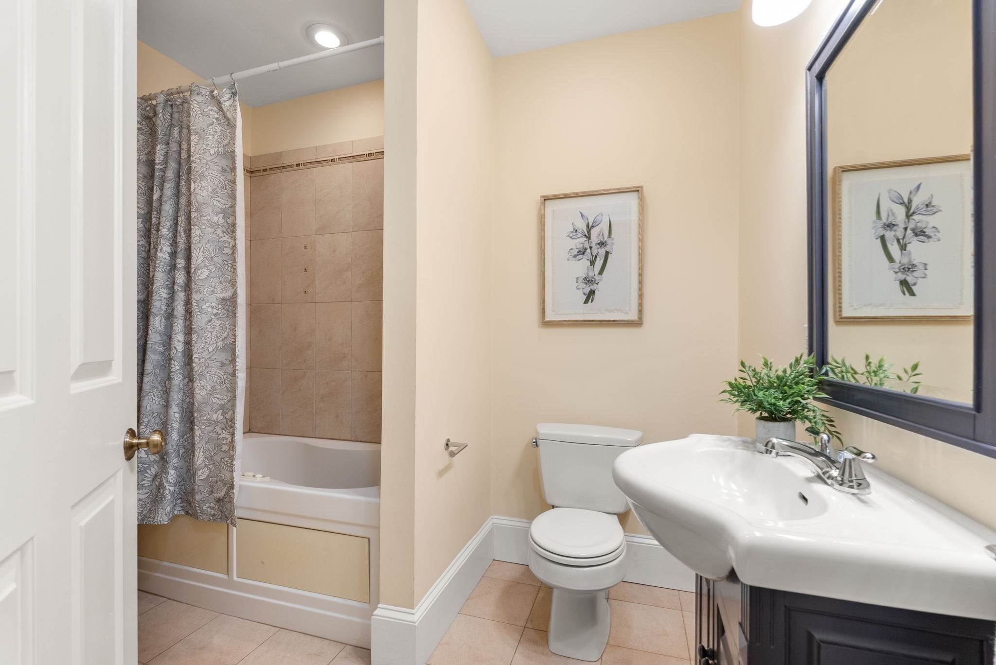 31 Millmont St Unit 2, Fort Hill, Boston, MA 02119 - Image 17