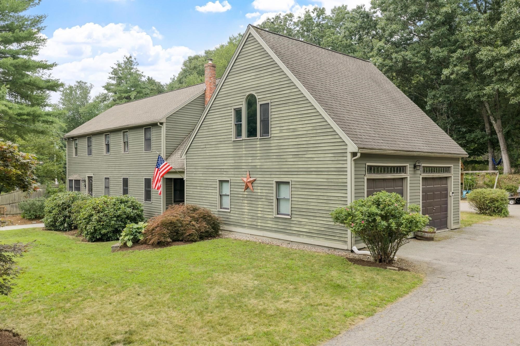 2 Nashoba Trl, Littleton, MA 01460
