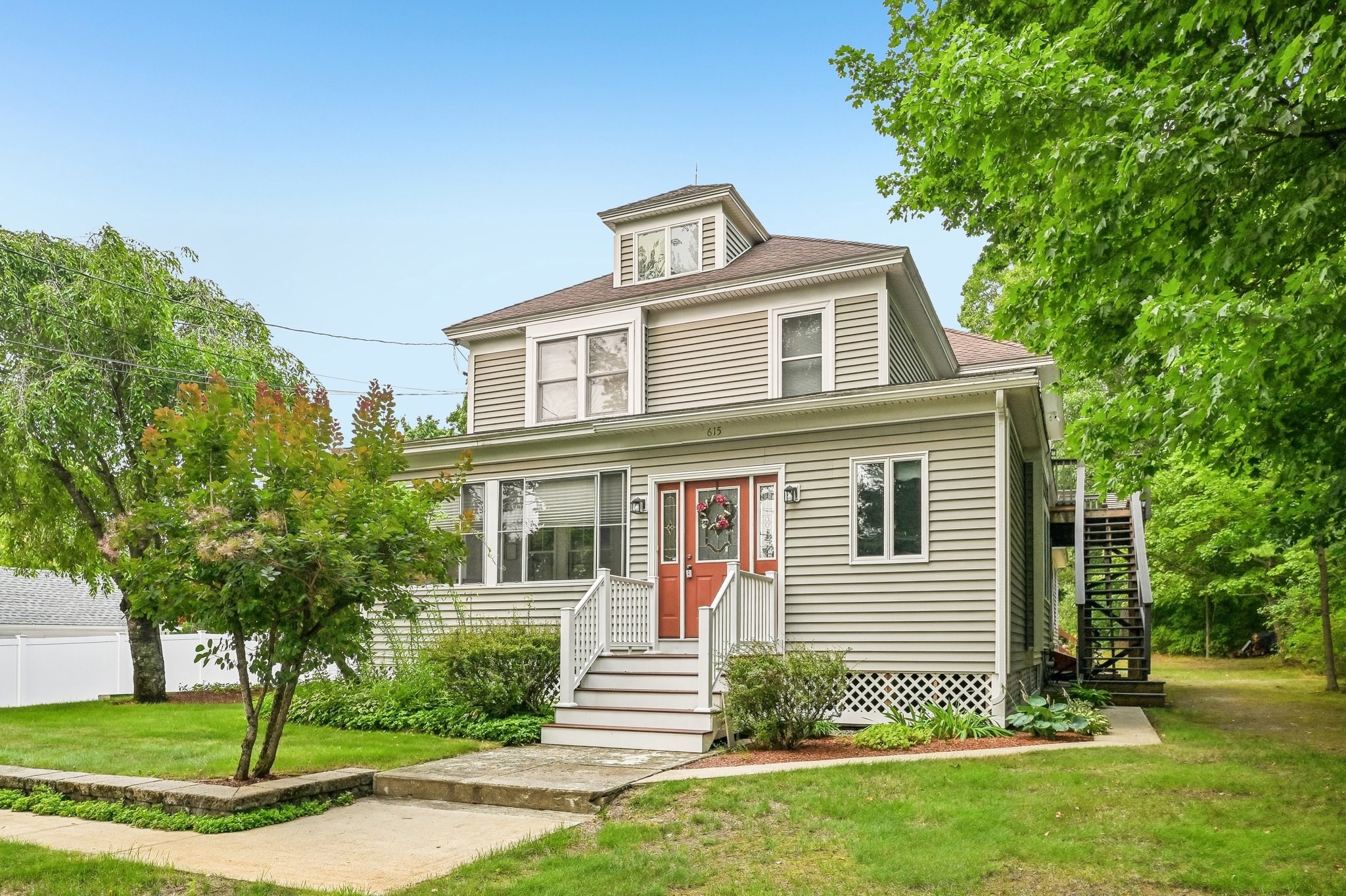 615 Mammoth Rd, Dracut, MA 01826