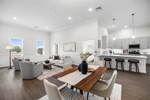 320 MIDDLESEX AVENUE, Apt B406