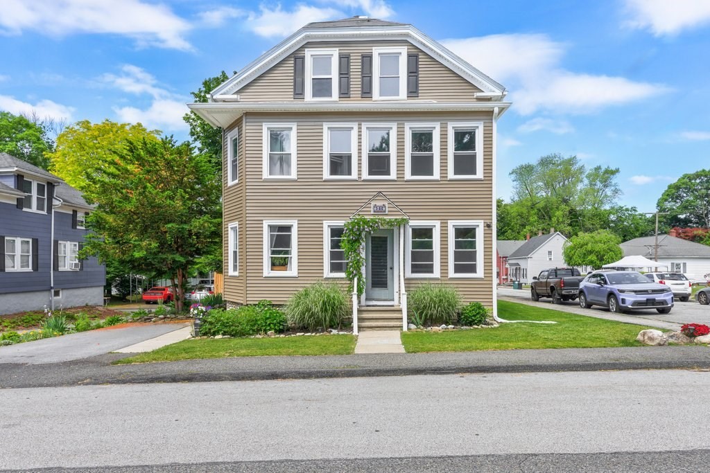 21 Emerald Ave, Webster, MA 01570