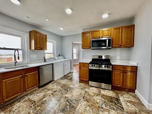 228 Belmont St, Apt 3