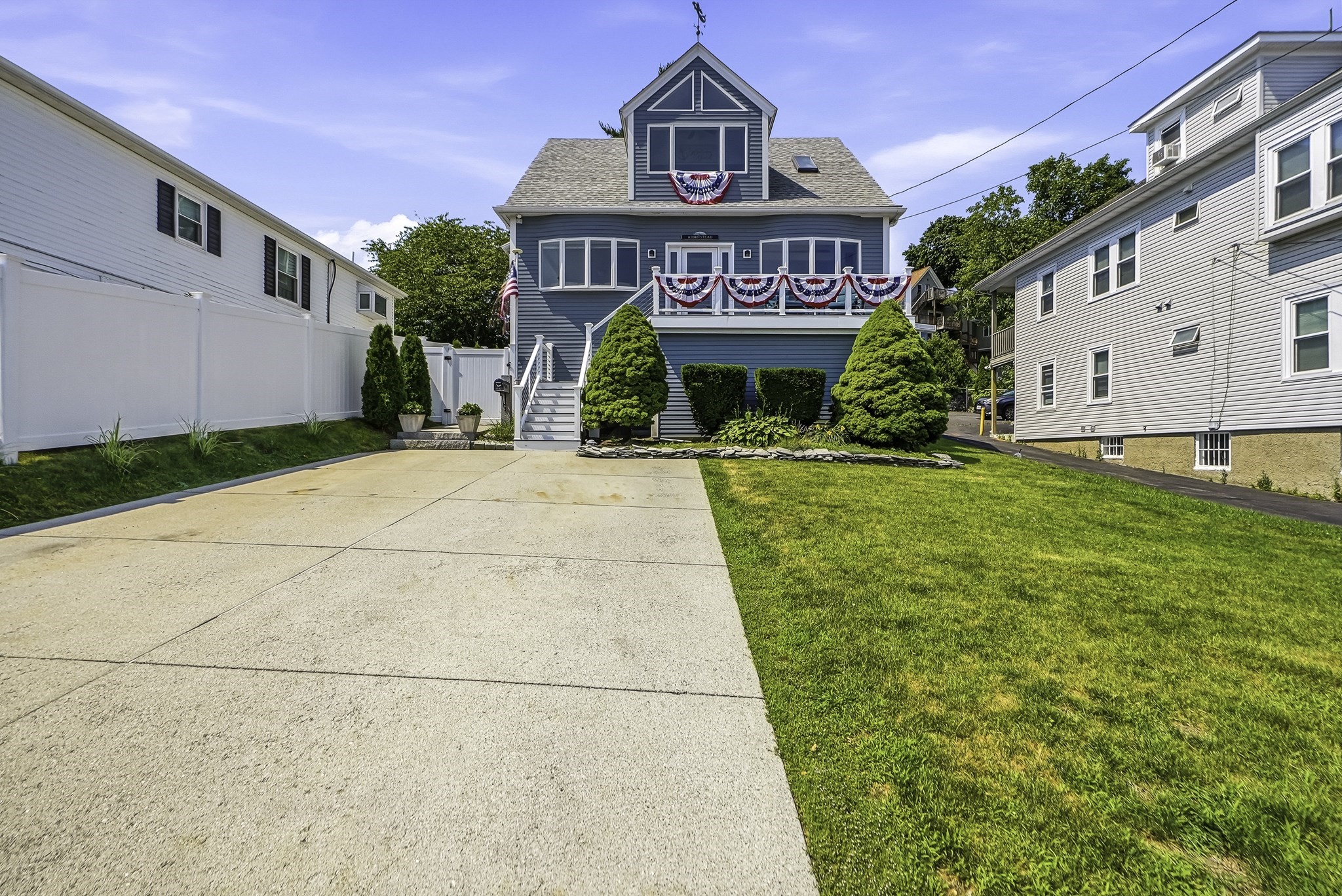 50 Floyd St, Winthrop, MA 02152