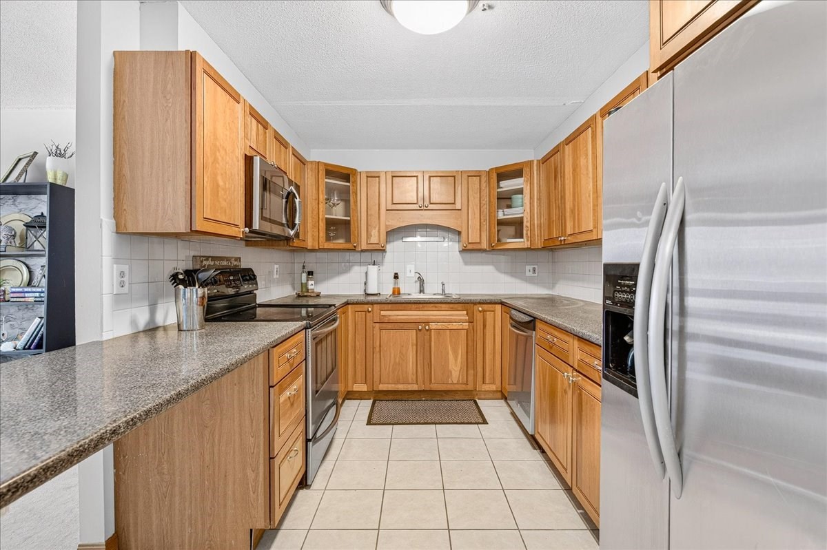 55 Tall Oaks Dr Unit 402, Weymouth, MA 02190