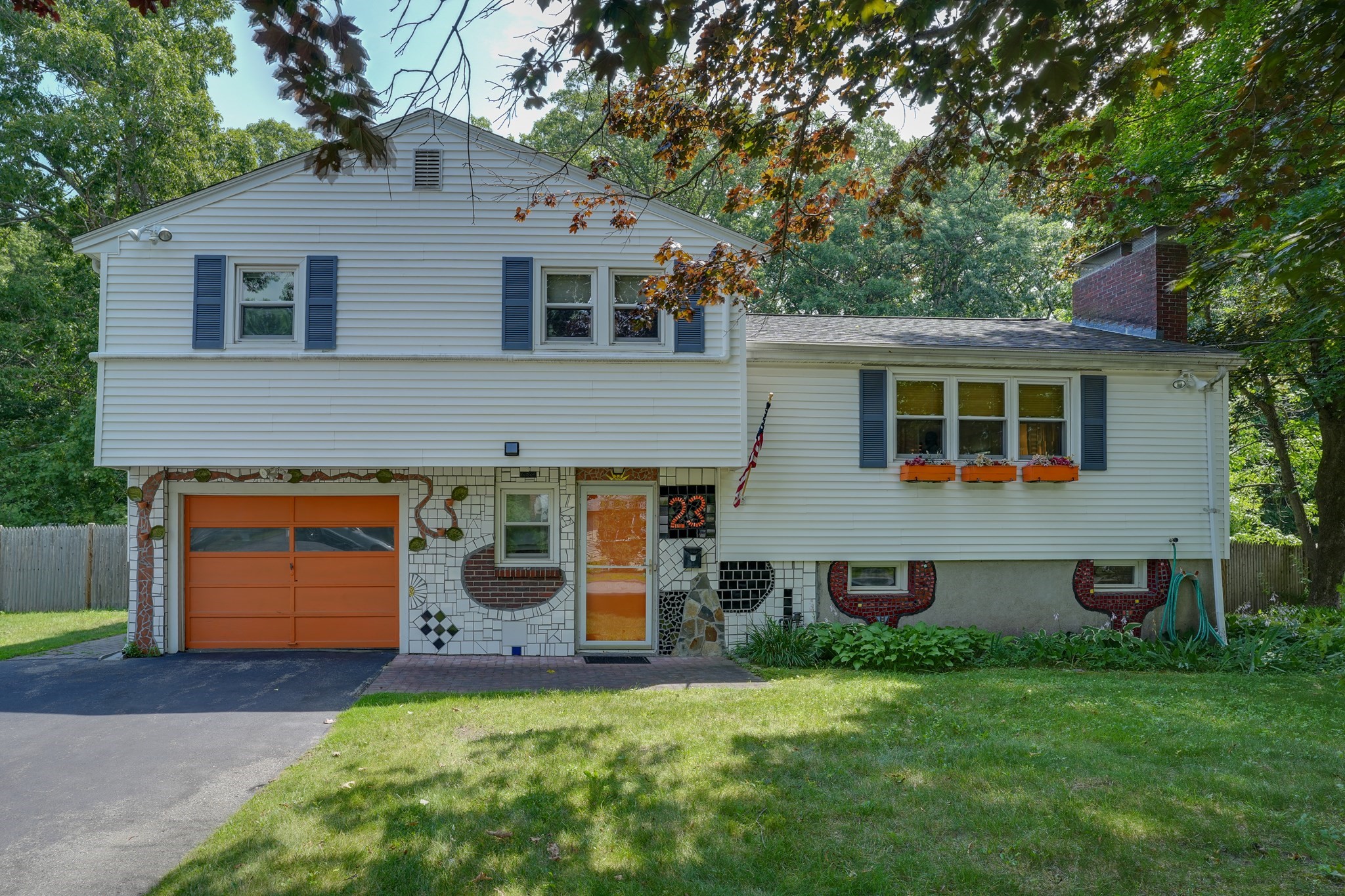 23 Laurel Dr., Hudson, MA 01749