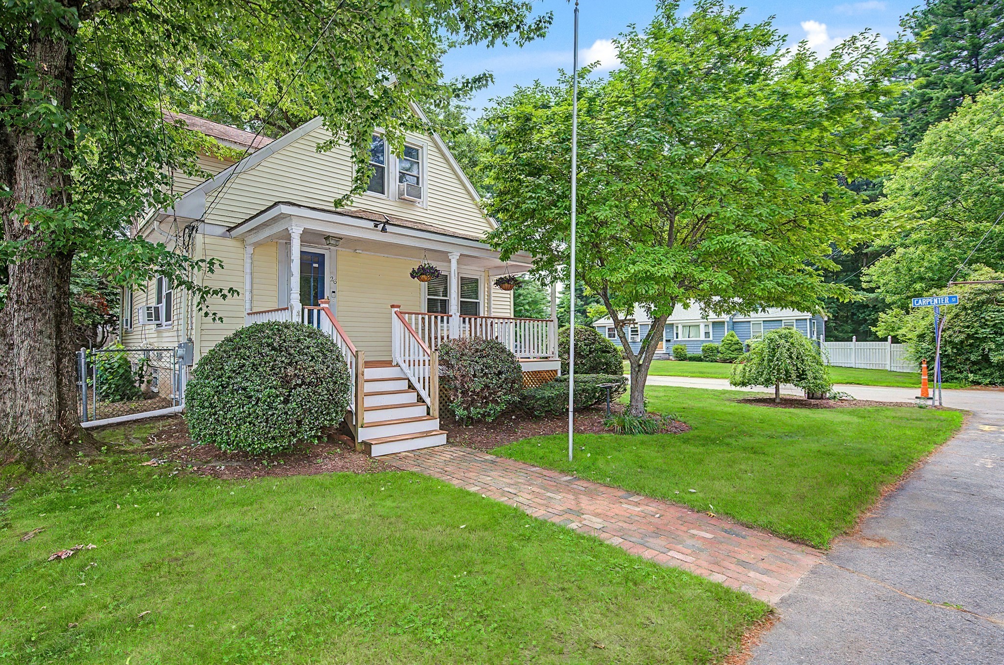 26 W Leonard St, Foxboro, MA 02035
