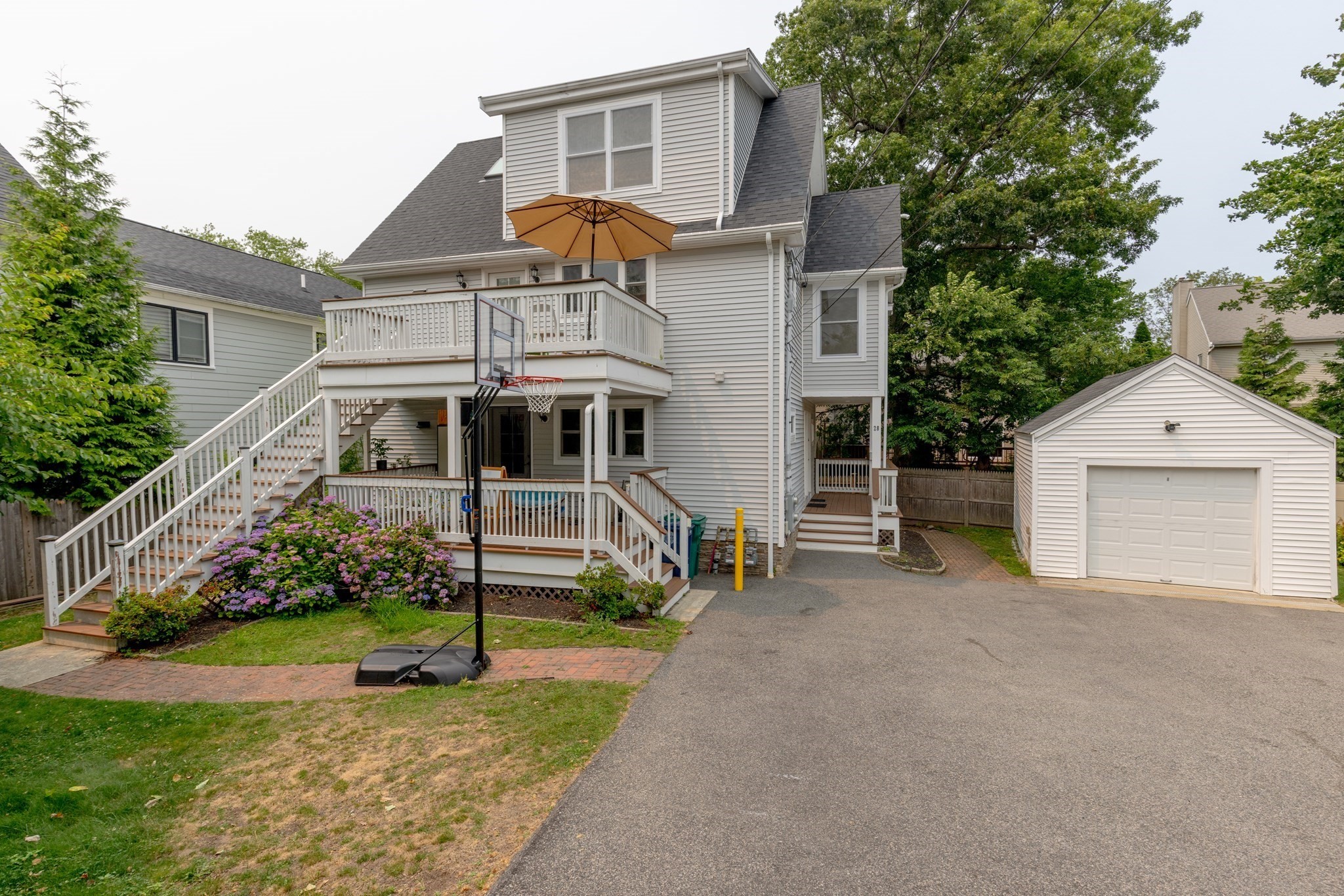 28 Beecher Pl Unit B, Newton, MA 02459
