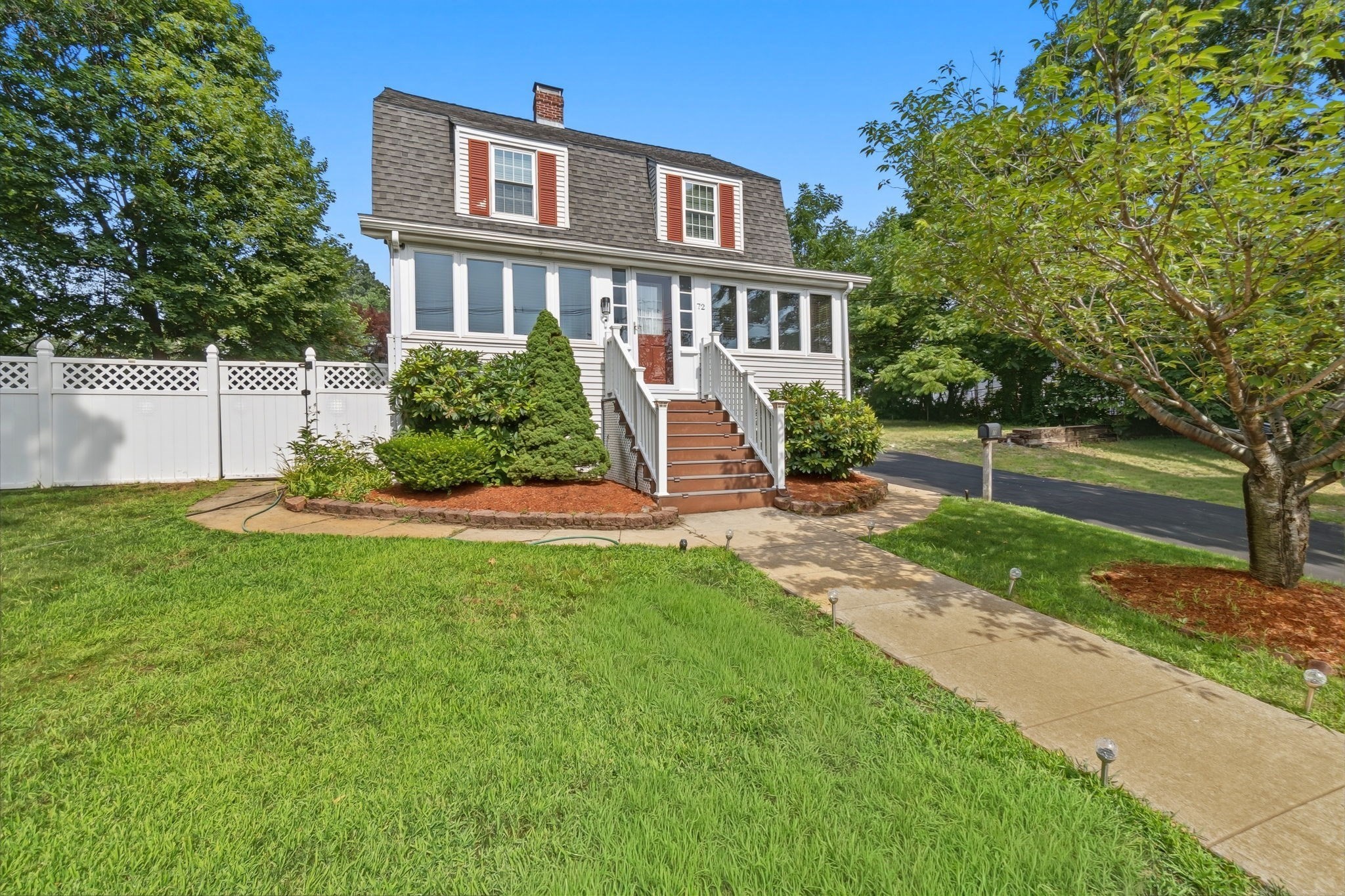 72 Mishawum Rd, Woburn, MA 01801