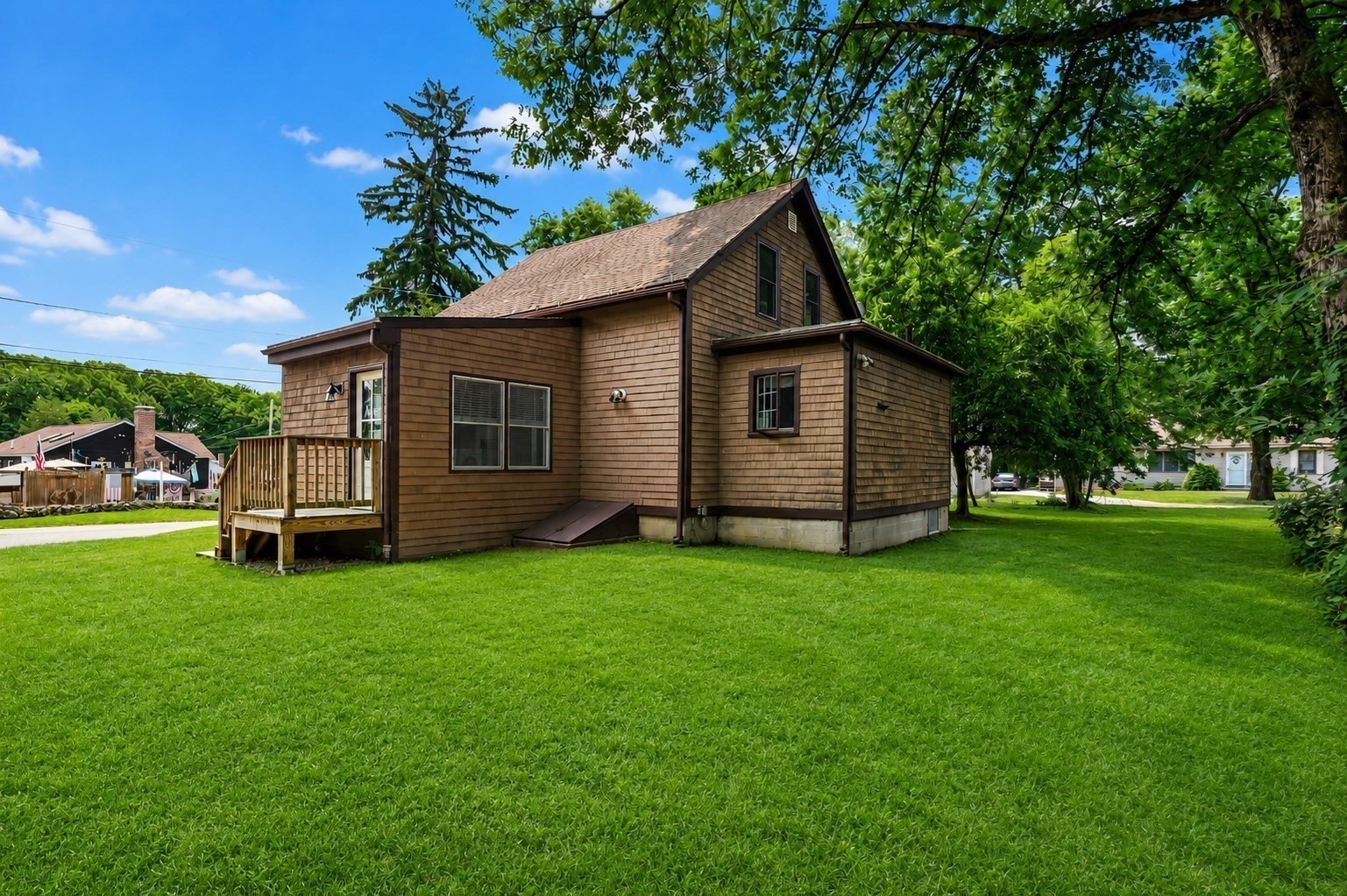 137 Sumner St, North Attleboro, MA 02760