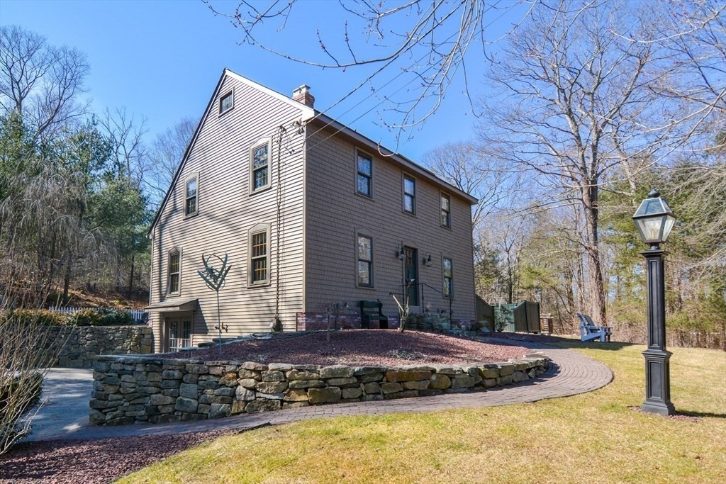 187 Blackstone Street, Mendon, MA 01756