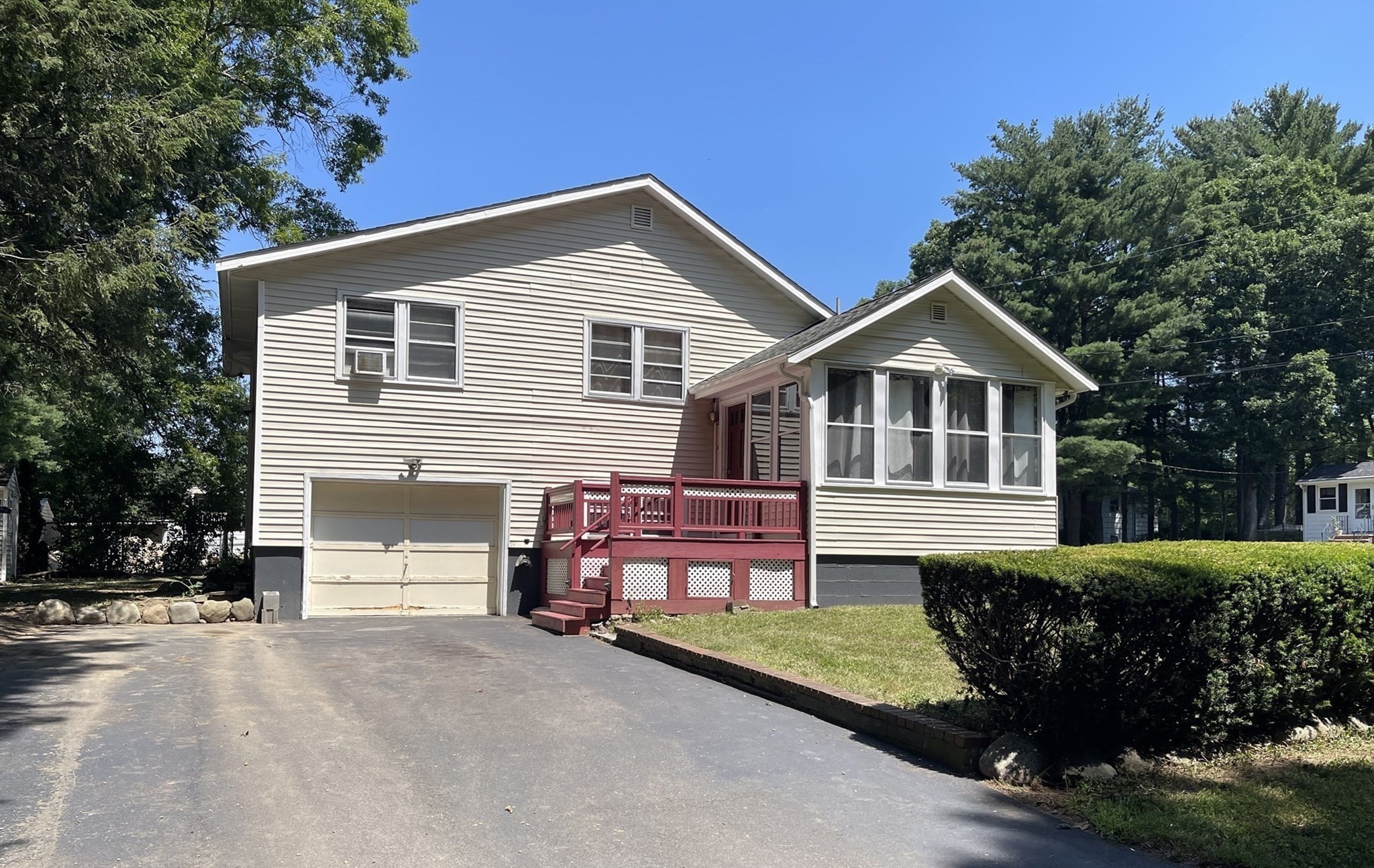 4 Baltic Ave, Brockton, MA 02302