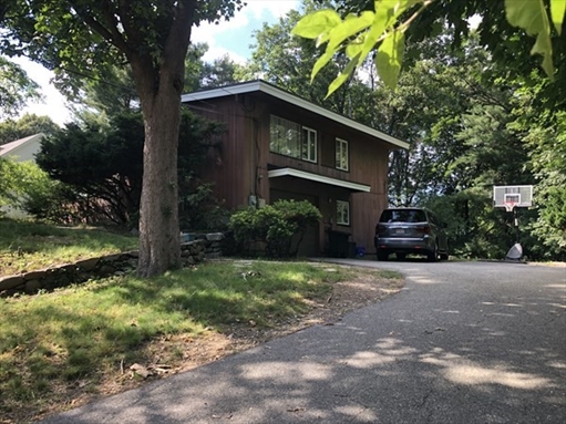 35 Lawrence Ln
