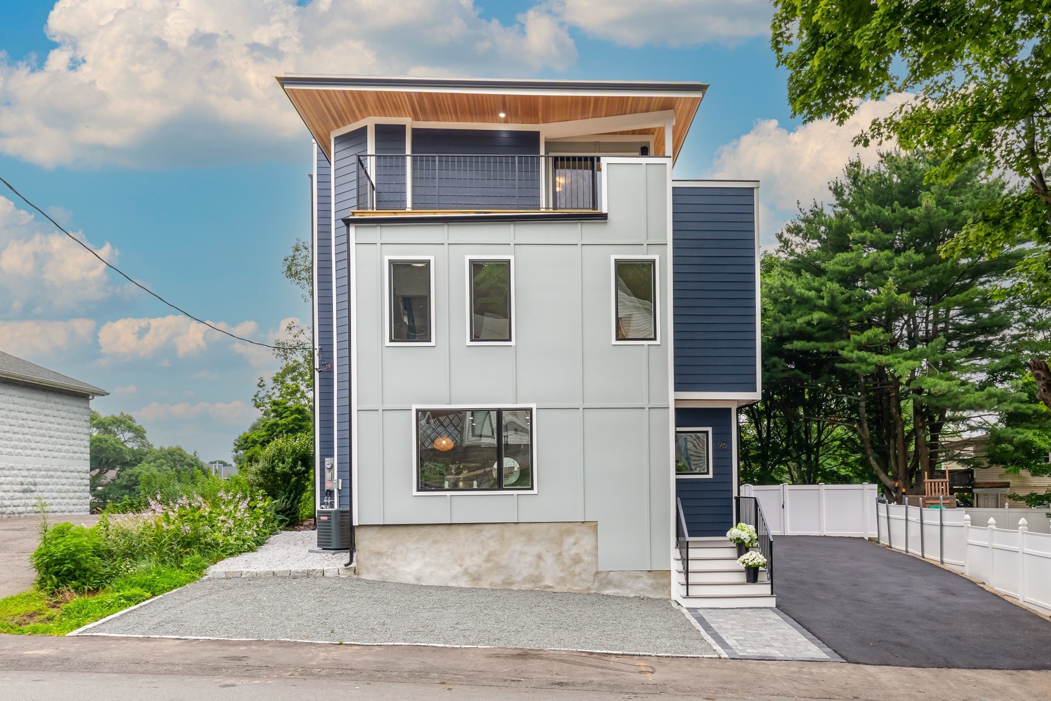 96 Burpee Rd Unit 1, Swampscott, MA 01907