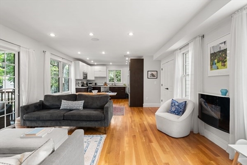 95 Green St, Apt 2
