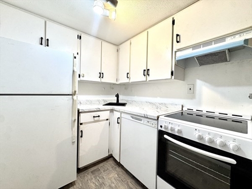 57 A Saint Paul St, Apt 3